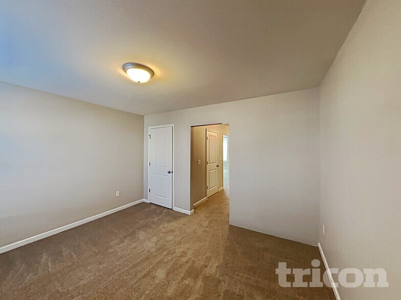 Building Photo - 7553 Poplar Meadow Ln