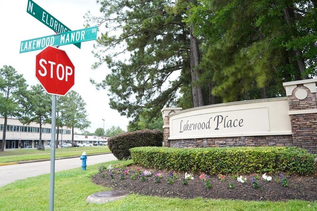 Primary Photo - 16019 Summerville Lake Dr
