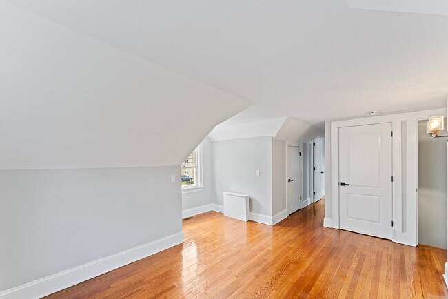 Building Photo - 80 3rd St
