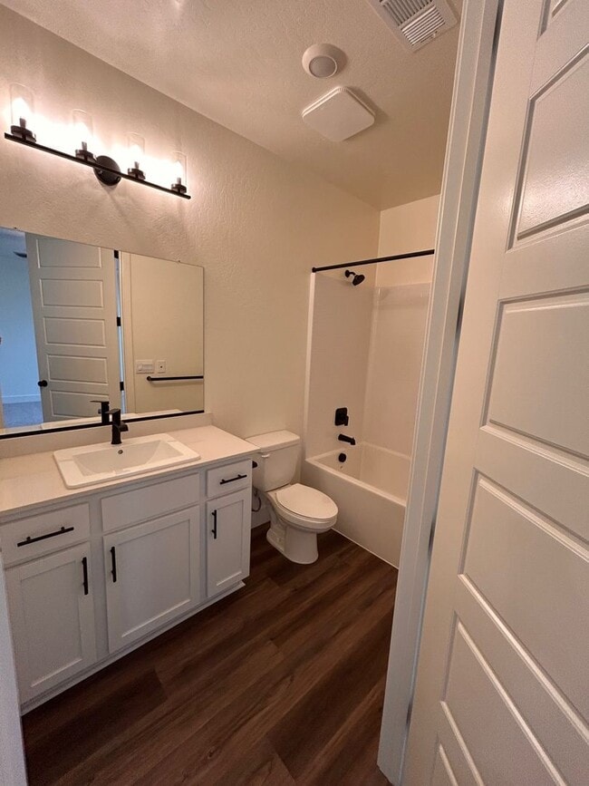 Building Photo - Beautiful Brand New home for rent in Visalia!