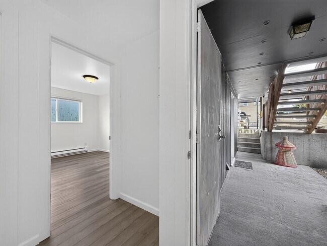 Building Photo - 3217 Norton Ave