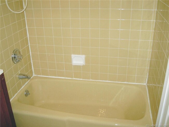 Building Photo - 100 Oxbow Dr