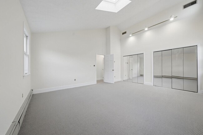 Building Photo - 99 Garfield Ave