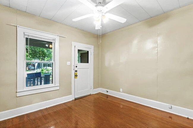 Building Photo - 4205 Avenue B
