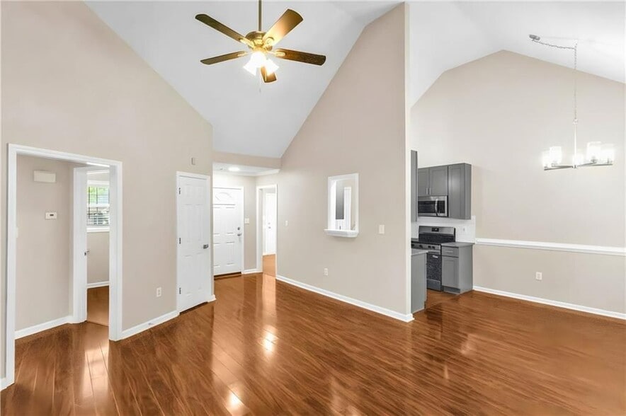 Building Photo - 125 York Ln