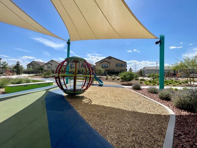 Building Photo - AMAZING GATED 3 BED 2.5 BATH 2 CAR GARAGE !