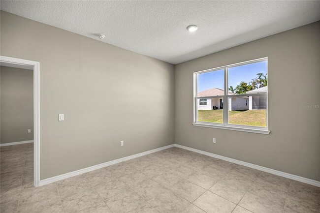Building Photo - 5828 SW 76th Ct