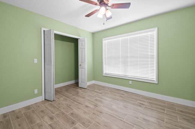 Building Photo - 2079 SE Triumph Rd