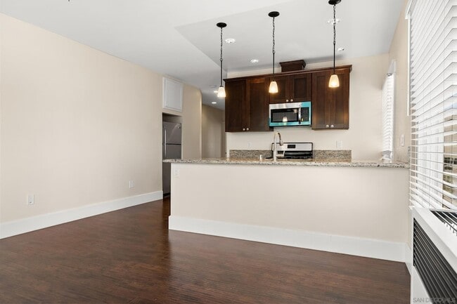 Building Photo - 2257 2nd Ave