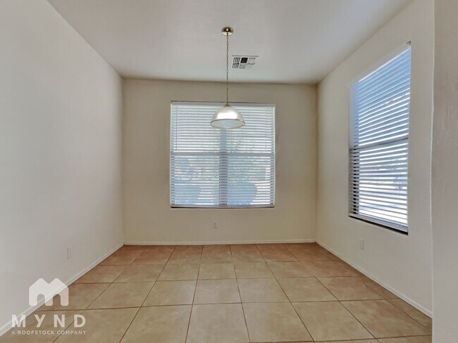 Building Photo - 2204 W San Tan Hills Dr