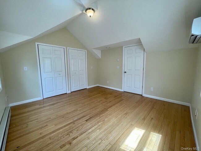 Building Photo - 11 McCullums Ln