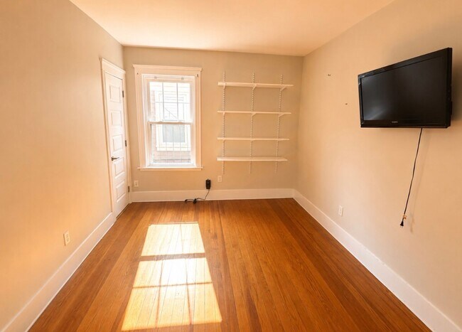 Building Photo - 207 Lowden St