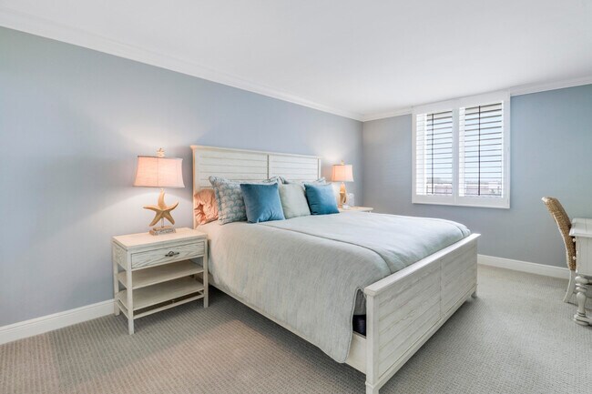 Building Photo - 375 S Beach Rd