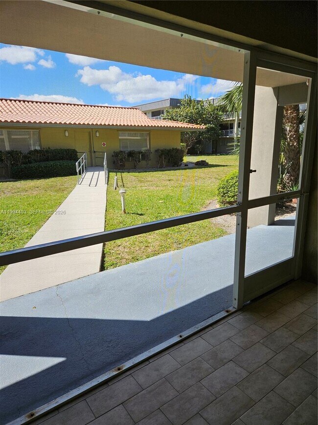 Building Photo - 250 Layne Blvd