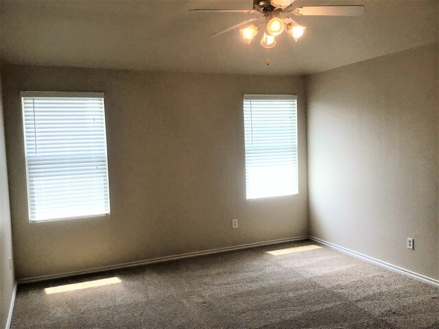 Building Photo - 201 Rambling Way