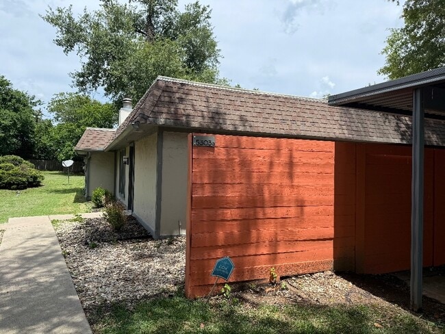 Building Photo - 5303 E 32nd Pl