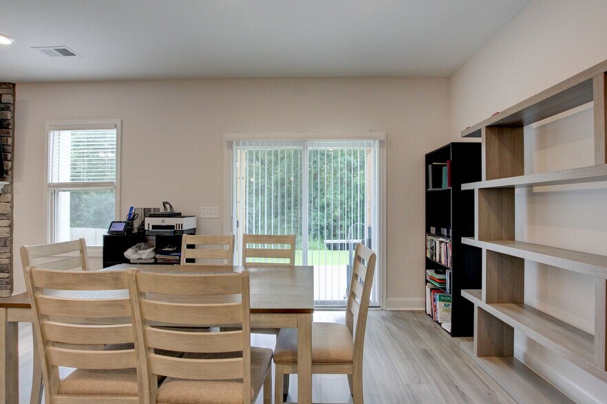 Building Photo - 381 Galway Dr