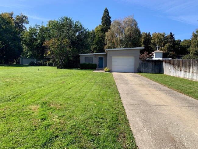 Building Photo - Mid-Century Modern Home