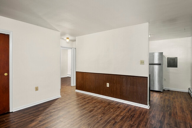 Building Photo - 9329 Old Scaggsville Rd