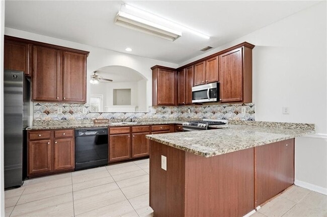 Building Photo - 6199 Thorncrest Dr