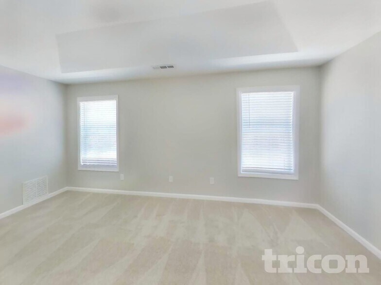 Building Photo - 341 Revolution Dr