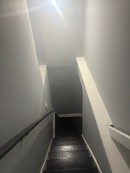 Building Photo - 1520 Argyle Ave