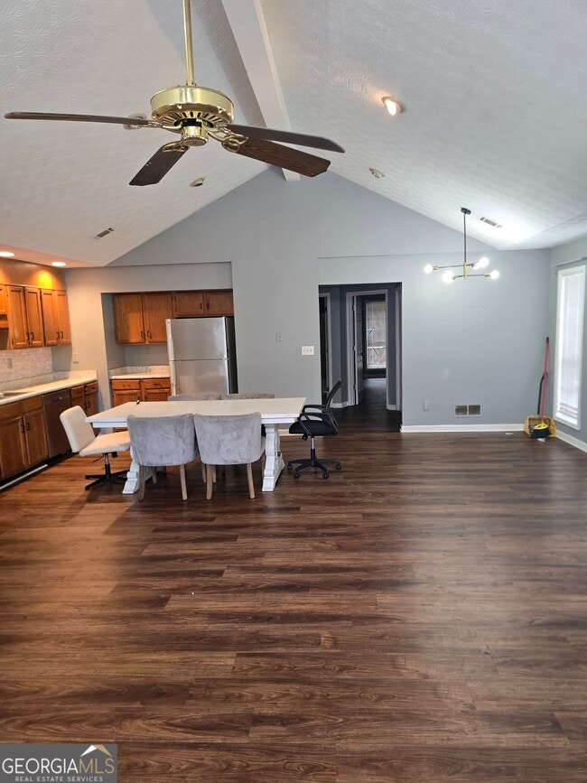 Building Photo - 2812 Briar Hill Ln SE