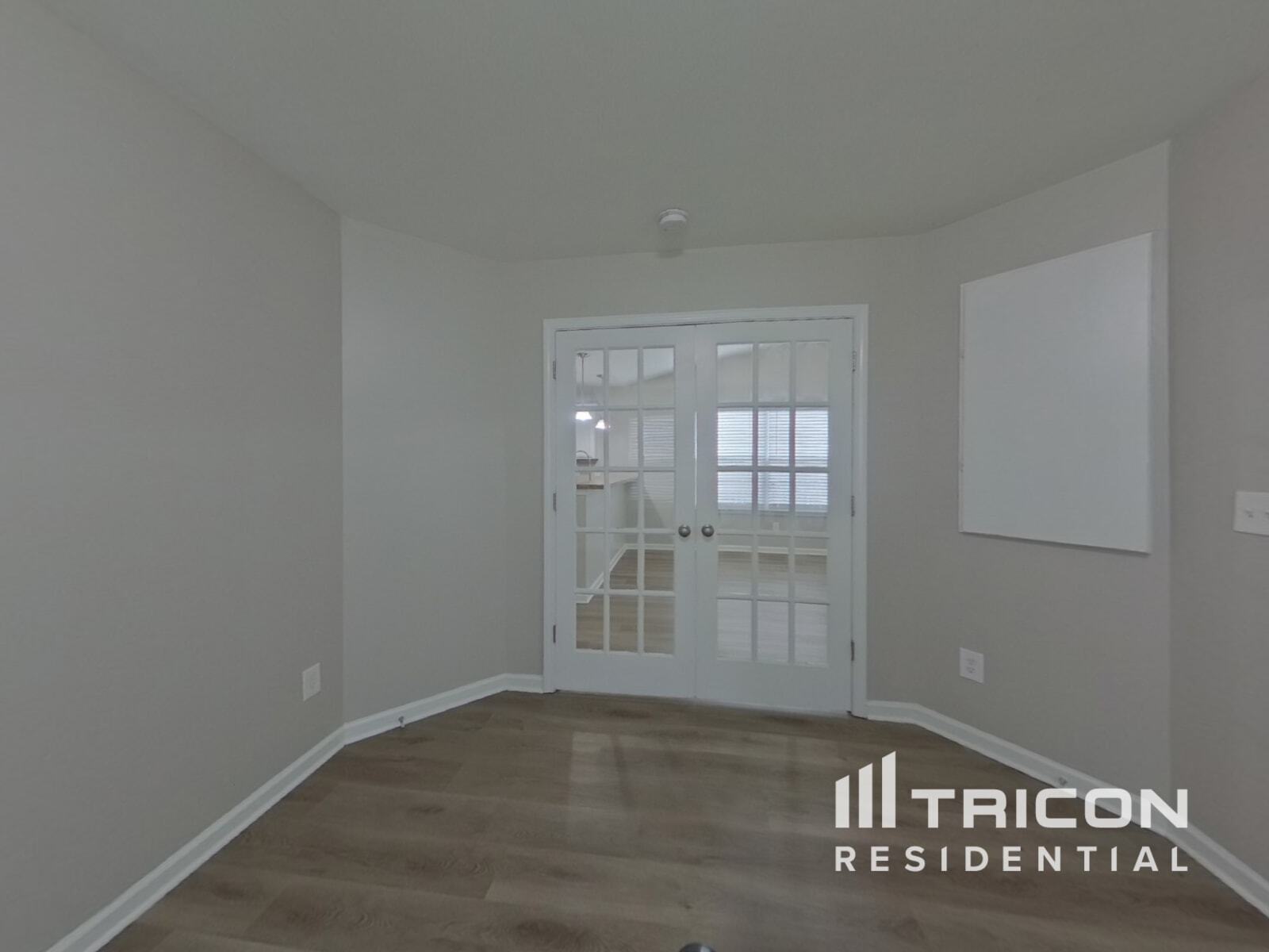Building Photo - 158 Bonhomme Cir