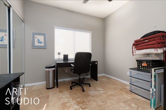 Building Photo - 3 Bedroom, 2 Bathroom Condo at The Falls