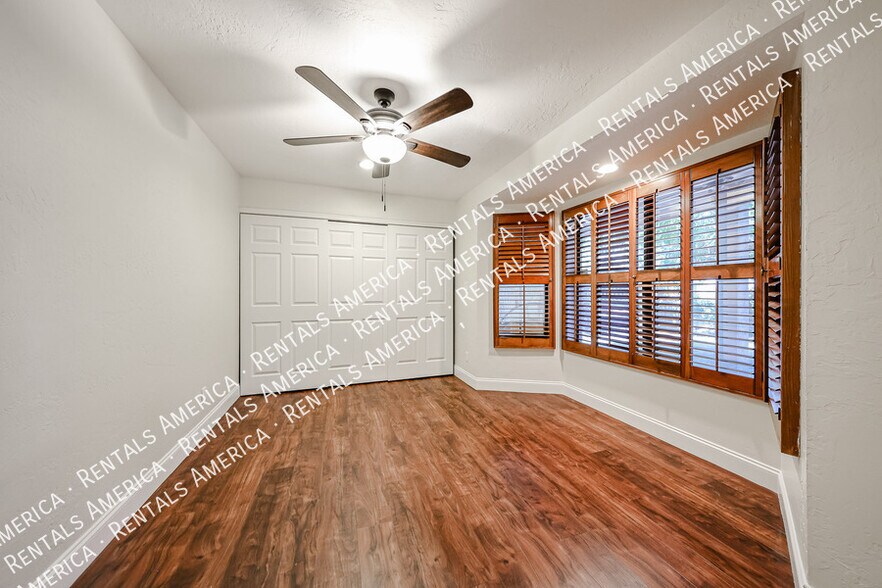 Building Photo - 5131 N 18th St