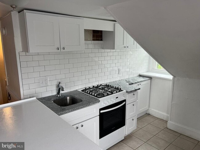 Building Photo - 703 Bethlehem Pike