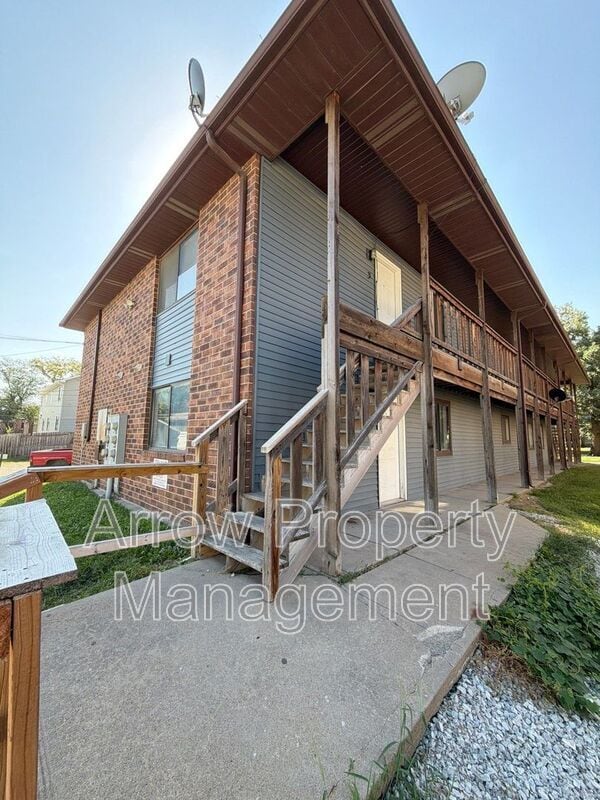 Building Photo - 922 A St