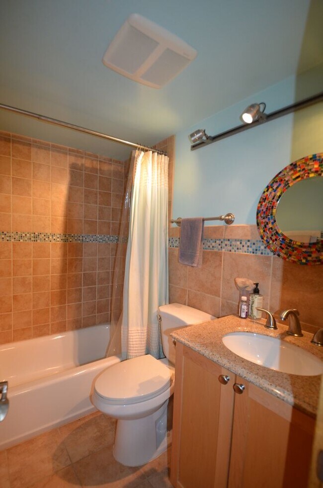 Building Photo - Pets Negotiable!  Walk to town, community hot tub! 2 month lease!