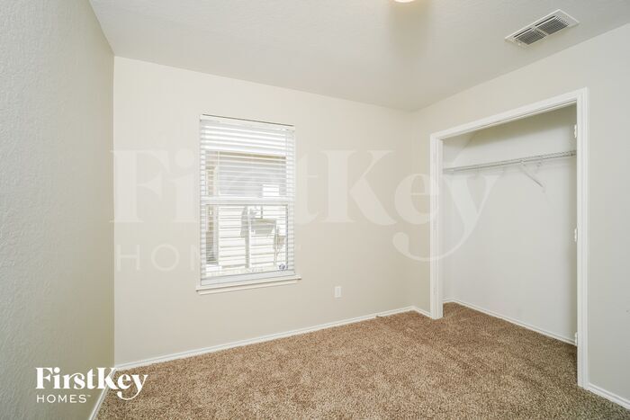 Building Photo - 175 Elderberry