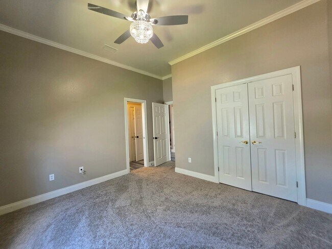 Building Photo - Waterfront 4/2 in Terry Cove with pool and boat dock