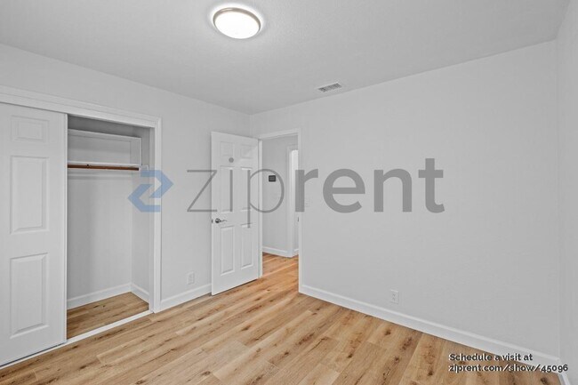 Building Photo - 1275 Sweetbrier Pl