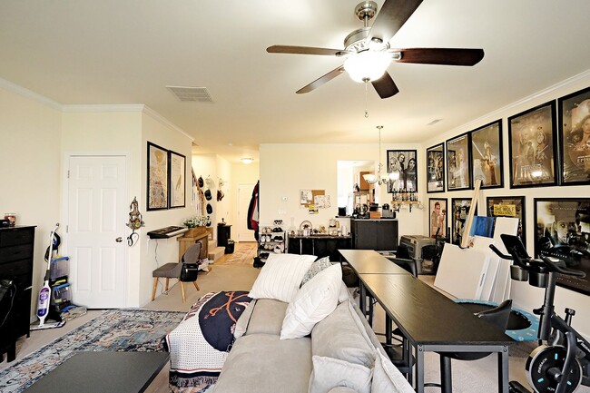 Building Photo - Move-in Ready, Pet-Friendly Townhome Near The Shops at Stonefield