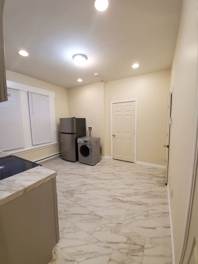 Building Photo - 6532 Torresdale Ave