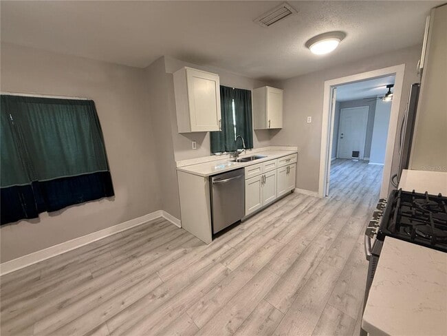 Building Photo - 2221 23rd Ave S