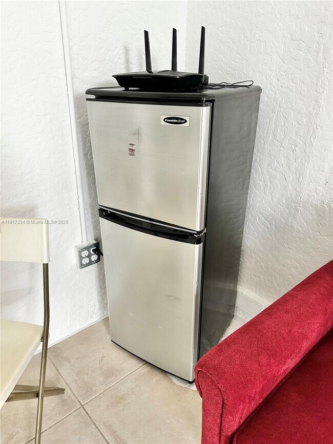 Building Photo - 3085 Elizabeth St