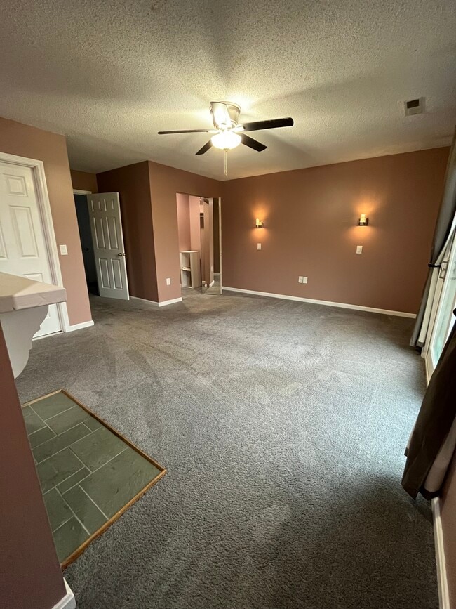 Building Photo - 2743 Cranberry Hwy