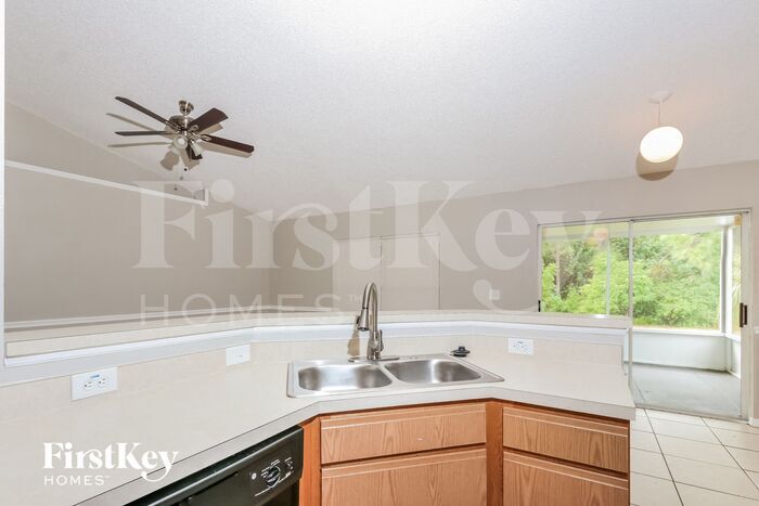 Building Photo - 2998 SW Vittorio St