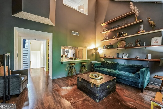 Building Photo - 502 Ivy Green Ln SE