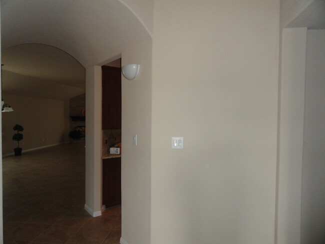 Building Photo - 10024 Lisi Anne Dr