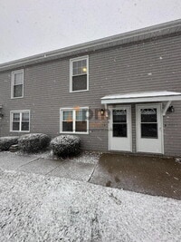 Building Photo - 2221 Yorktowne Dr