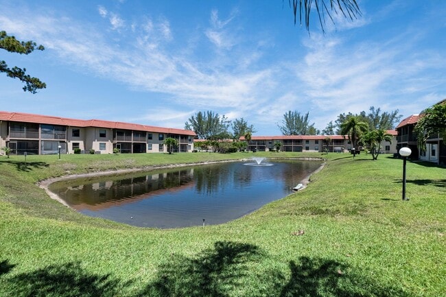 Building Photo - 21911 Lake Forest Cir