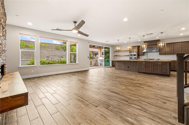 Building Photo - 4631 Amazing View St