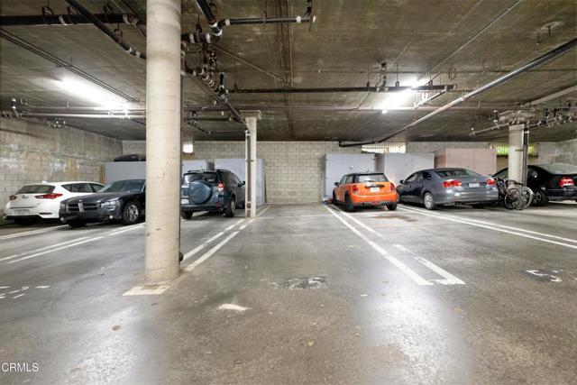 Building Photo - 3480 Barham Blvd