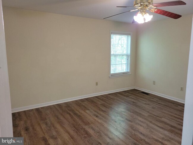 Building Photo - 6194 Dawes Dr