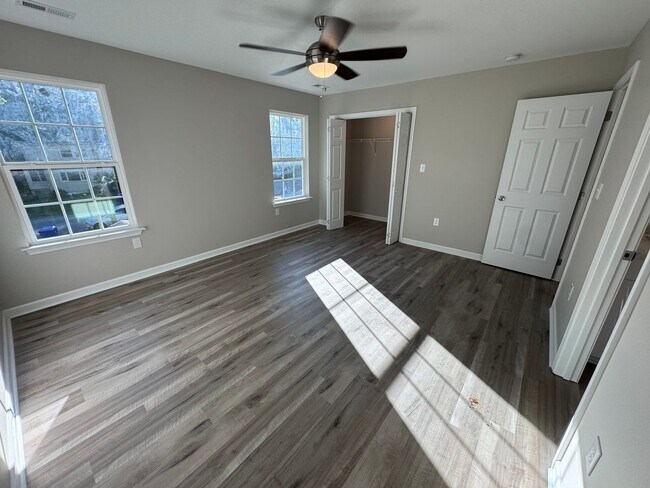 Building Photo - 167 Waddell Cir